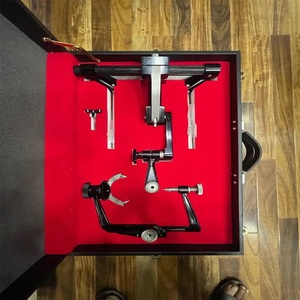 Sistema de Retracción Cerebral y Fijación de Cráneo Ajustable para Neurocirugía, Instrumentos Quirúrgicos Manuales de Madera de Teca por Tegra Surgical - Product Image 2