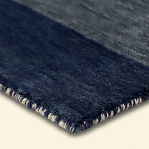 Tapis moderne à rayures verticales en laine écologique bleu marine et gris ivoire, antidérapant, pour salon et chambre à coucher - Product Image 6