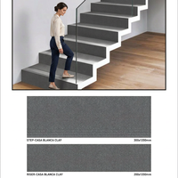Carreaux de céramique Vistaar Designer Full Body Step Riser 300x1200mm, aspect marbre rouge glacé, pour escaliers extérieurs, carreaux de dalle pour marches.