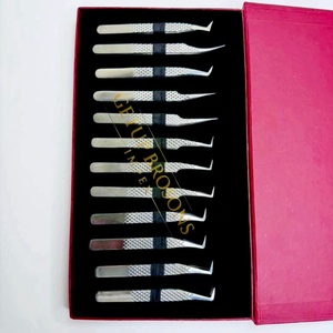 Pince à épiler pour cils GETUP BROSONS IMPEX de haute qualité, en acier inoxydable, couleur argent, pointe lisse, poignée diamantée, antimagnétique - Product Image 1