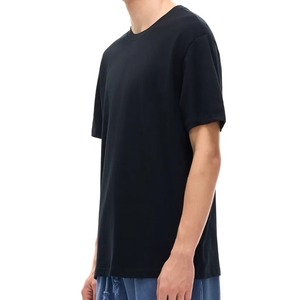 เสื้อยืดคอกลมแขนสั้นสีดำสำหรับผู้ชาย ทรงปกติ ผ้าเจอร์ซีย์คอตตอน 100% ระบายอากาศได้ดี น้ำหนัก 220 กรัม สกรีนลายตามสั่ง สไตล์ลำลอง - Product Image 4
