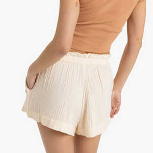 Shorts décontractés d'été pour femmes à rayures pêche et taille élastique - Product Image 5