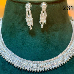 Nouvelle collection MOLL JEWELLERS : Parure florale tendance en alliage plaqué or 24 carats avec zircon, collier et boucles d'oreilles, cadeau de mariage pour femme - Product Image 1