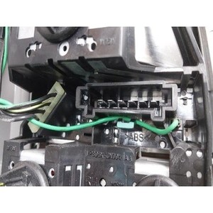 Feu arrière droit d'occasion pour Mercedes Classe M A1649064300 - Product Image 5