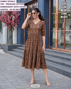 Traje Tradicional de Algodón para Mujer, Estilo Diwali, Largo hasta el Suelo, Marca Aab E Noor - Product Image 2