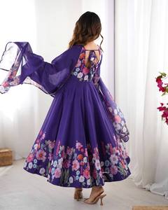 Último Modelo de Anarkali de Organza de Seda Suave con Patrón Kali, con Dupatta de Lona y Pantalón, Listo para Usar, Ropa Étnica para Mujer - Product Image 4