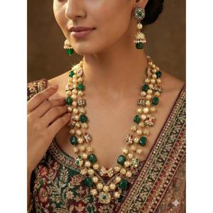 Fabricante y Mayorista Indio de Conjuntos de Collar y Pendientes Mala de Latón con Cuentas Finas, Chapado en Oro Antiguo, con Perlas de Imitación Verdes y Rojas - Product Image 1