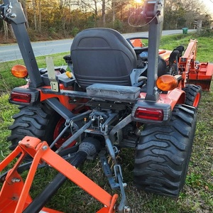 Tractor de Servicio Pesado de 23 HP con Motor Diésel y Tracción en las Cuatro Ruedas con Capacidad de Carga para Gestión Profesional del Terreno - Product Image 1
