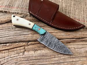 Couteau de chasse et de camping à lame fixe en acier Damas forgé à la main avec fourreau, manche en pierre et os, fabrication OEM sur mesure, lame pleine longueur - Product Image 3