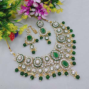 Juego de Collar Gargantilla de Diseño con Cristales Chapados en Oro Jewelemarket 10575521GR, con Piedras Austriacas Brillantes y Cuentas, Estilo Moderno y a la Moda - Product Image 4