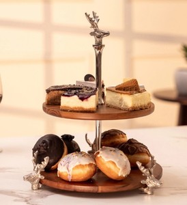 Support de service en bois à 2 niveaux de luxe avec motif cerf – Présentoir décoratif pour desserts, gâteaux et décoration de table - Product Image 2