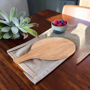 Planche à découper en bois d'acacia durable, artisanale et de qualité supérieure, avec rainure pour les jus et poignées latérales, en bois naturel, vente en gros - Product Image 5