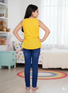 Haut brodé floral pour enfants, couleur jaune, en coton, sans manches, décontracté, pour l'été, vente en gros, vêtements confortables pour filles - Product Image 2