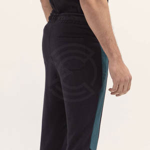Pantalons confortables pour hommes, au look épuré, en tissu durable, conçus pour les tenues de tous les jours et les aventures en plein air - Product Image 5