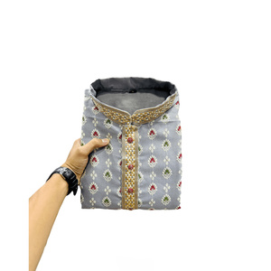 TRADITIONNEL JACQUARD SOIE BRODERIE TRAVAIL HOMME KURTA avec PYJAMA GRIS - Product Image 1