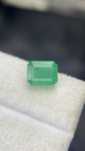 Émeraude naturelle certifiée du Zambie, taille octogonale, pierre à bon lustre, pierre précieuse non montée pour la création de bijoux, 1,77 carat. - Product Image 4