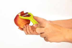 Couteau à éplucher Janta, outil de précision ergonomique, manche ergonomique, design durable, polyvalent pour la cuisine, lame en acier inoxydable. - Product Image 5