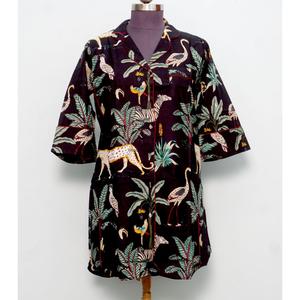 Chemise longue style kimono 100% coton pur pour femme, imprimé jungle, ouverture devant, col en V, manches 3/4, coupe ample avec ceinture à nouer - Product Image 1
