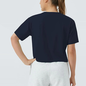 T-shirt court pour femme, style décontracté, tissu en coton doux, respirant, manches courtes, coupe ajustée, confortable pour un usage quotidien en été. - Product Image 2