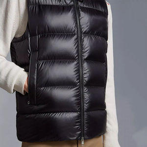 2026 En gros, vestes et gilets matelassés pour hommes, personnalisés, noirs, à fermeture éclair, avec capuche, thermiques, en duvet, réfléchissants, style mode - Product Image 4