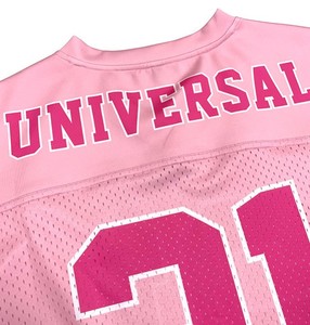 Camiseta de fútbol americano personalizada de moda urbana con estampado por transferencia térmica, diseño rosa sólido para mujer, camiseta corta de malla regular - Product Image 5