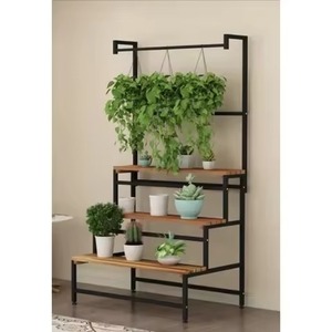 Nouveauté du marché : Support pour plantes industriel en acier noir avec étagères superposées en bois massif et barre de suspension supérieure pour patio - Product Image 1