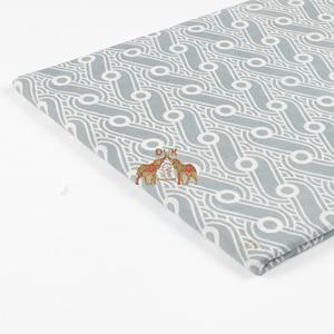 Nueva Tela de Algodón Orgánico Puro Tejida a Mano con Estampado Kashish Gris para Decoración del Hogar, Manualidades y Ropa - Product Image 6