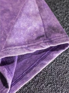 Conjunto Casual de Verano para Hombre, Camiseta y Pantalones Cortos Morados con Lavado Ácido, Cuello Redondo, Diseño Estampado con Transferencia Térmica, Tejido de Algodón Transpirable - Product Image 4