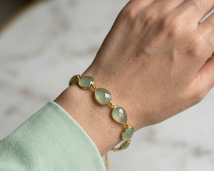 สร้อยข้อมือโซ่หยดน้ำชุบทอง 18K พรีไนต์ธรรมชาติ สำหรับผู้หญิงและเด็ก สไตล์คลาสสิกทันสมัย ใส่ได้ทุกวัน งานแต่งงาน งานปาร์ตี้ - Product Image 1