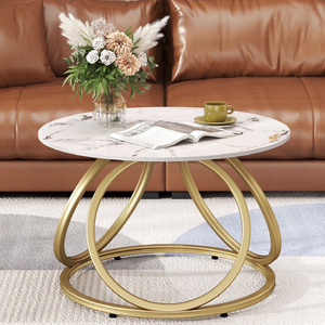 Table basse carrée en marbre blanc avec pieds d'angle en métal doré à lattes, disponible à prix de gros. - Product Image 4