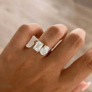 Anillo de Compromiso de Lujo con Diamante Cultivado en Laboratorio de Corte Ovalado, Anillo de Promesa Nupcial de Dos Piedras, Oro de 14K, Certificado IGI, Joyería Fina - Product Image 1