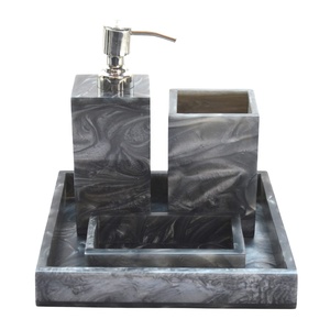 Colección Artesanal: Juego de Baño Portátil de Seis Piezas de Resina Rectangular Minimalista con Diseño Duradero Anti-Olores Hecho a Mano - Product Image 6