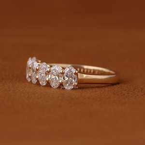 Anillo de Media Eternidad Ovalado de Oro Sólido de 14K con Diamante Cultivado en Laboratorio VVS VS, Anillo de Aniversario de Bodas para Mujer - Product Image 3