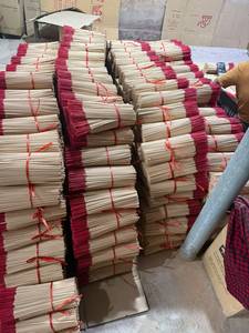 ธูปไม้จันทน์ขาวธรรมชาติเกรดพรีเมียม Gmex พร้อมด้ามจับสีแดง และธูปจ๊อส กลิ่นหอมแบบเวียดนาม จากฮานอย - Product Image 5
