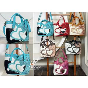 Sac fourre-tout pour femme en cuir Hairon fait main, motif cœur tendance avec clous métalliques, sac à bandoulière haut de gamme pour boutique - Collection March Expo - Product Image 1