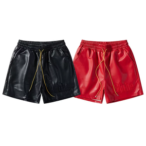 Shorts de Cuero Sólido en Stock con Cintura Elástica, Bolsillos Laterales, Cordón Elástico en la Parte Inferior y Bordado Sencillo para Hombre - Product Image 2
