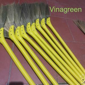 Balai en herbe naturelle avec manche en bois, poils doux, écologique et imperméable pour le nettoyage de la maison et des meubles – Fournisseur direct usine - Product Image 4