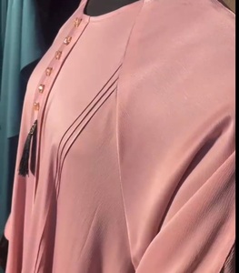Abaya Maxi Romantique Nida en Crêpe Acrylique Infroissable à Motif Imprimé 3D, Fermeture Avant, Plissée, Boutons en Cristal, Coupe Longue et Ample - Product Image 6