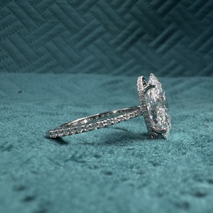 Magnífico Anillo de Diamante Ovalado de 7.52 CT Cultivado en Laboratorio en Platino PT950 para Mujer - Product Image 3