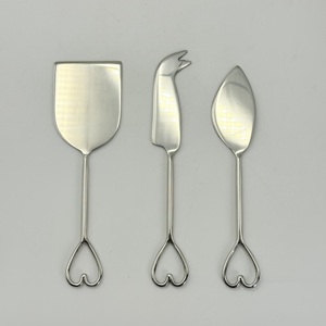 Productos en Oferta, Juego de 3 Utensilios para Queso de Acero Inoxidable con Diseño de Corazón en el Mango, al Precio Más Bajo en India, para Uso Doméstico y Hotelero - Product Image 1