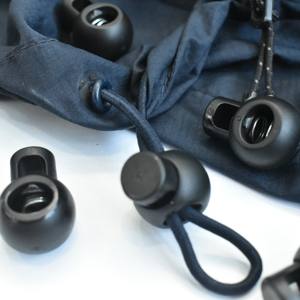 Cordon de serrage en plastique le plus vendu avec boucle ronde et technique de placage pour bagages et cordons élastiques - Product Image 4