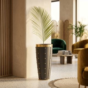 Vase de sol cylindrique en aluminium fait main de 26 cm, graphite et laiton, six rivets, design industriel, WB Inc, pour la décoration intérieure - Product Image 2