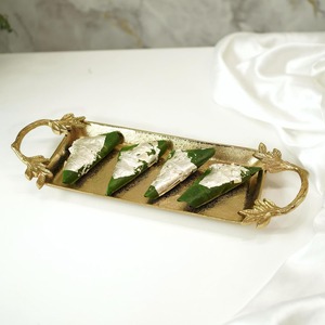 Bandeja Rectangular de Latón Antiguo Hecha a Mano con Asas de Hoja, Bandeja Decorativa de Metal, Organizador Premium para Mesa de Centro - Product Image 6