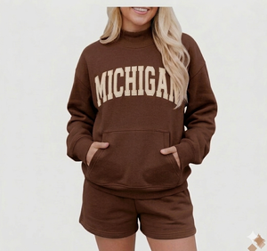 Conjunto de Top de Cuello Alto y Pantalones Cortos Harmony para Mujer, Cálido, Cómodo, Ajuste Perfecto, Uso Diario, Estilo Moderno - Product Image 1