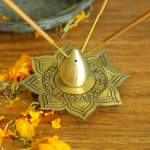 Brûleurs d'encens traditionnels en laiton, écologiques et économiques, pour la méditation, la paix et la décoration intérieure - Product Image 1