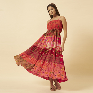 Vestido Maxi Casual de Mujer Rosa Vintage con Parches de Sari, Estampado Floral Bohemio, Volantes, Busto Fruncido y Tirantes Finos para Verano y Playa - Product Image 1