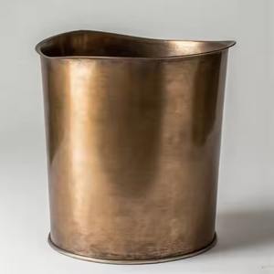 Poubelle en métal haut de gamme avec finition raffinée pour des intérieurs organisés de salon, chambre et cuisine - Product Image 6