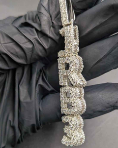 Pendentif de luxe en moissanite et diamant avec initiale, collier statement hip-hop en or blanc, bijou personnalisé avec nom, cadeau pour homme - Product Image 5