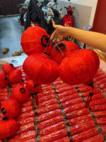 Lanterne en papier chinoise traditionnelle rouge faite à la main pour la décoration de la maison