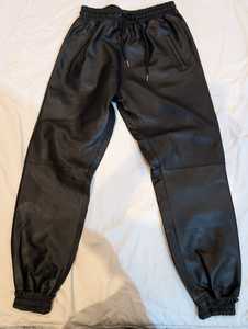 Ensemble de survêtement en cuir véritable de haute qualité pour homme, veste de jogging et pantalon en cuir véritable de couleur noire - Product Image 3